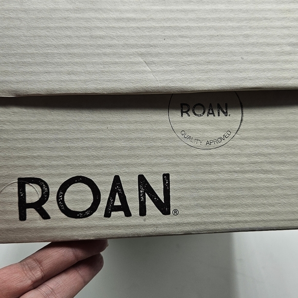 NWB Mens Roan Tobias shoes size 9.5 main image 4